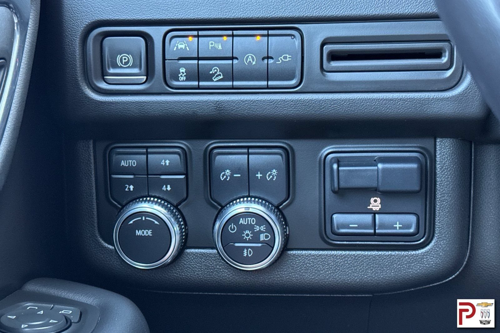 Certified 2022 GMC Yukon AT4 w/ Max Trailering Package AWD/4WD image 33