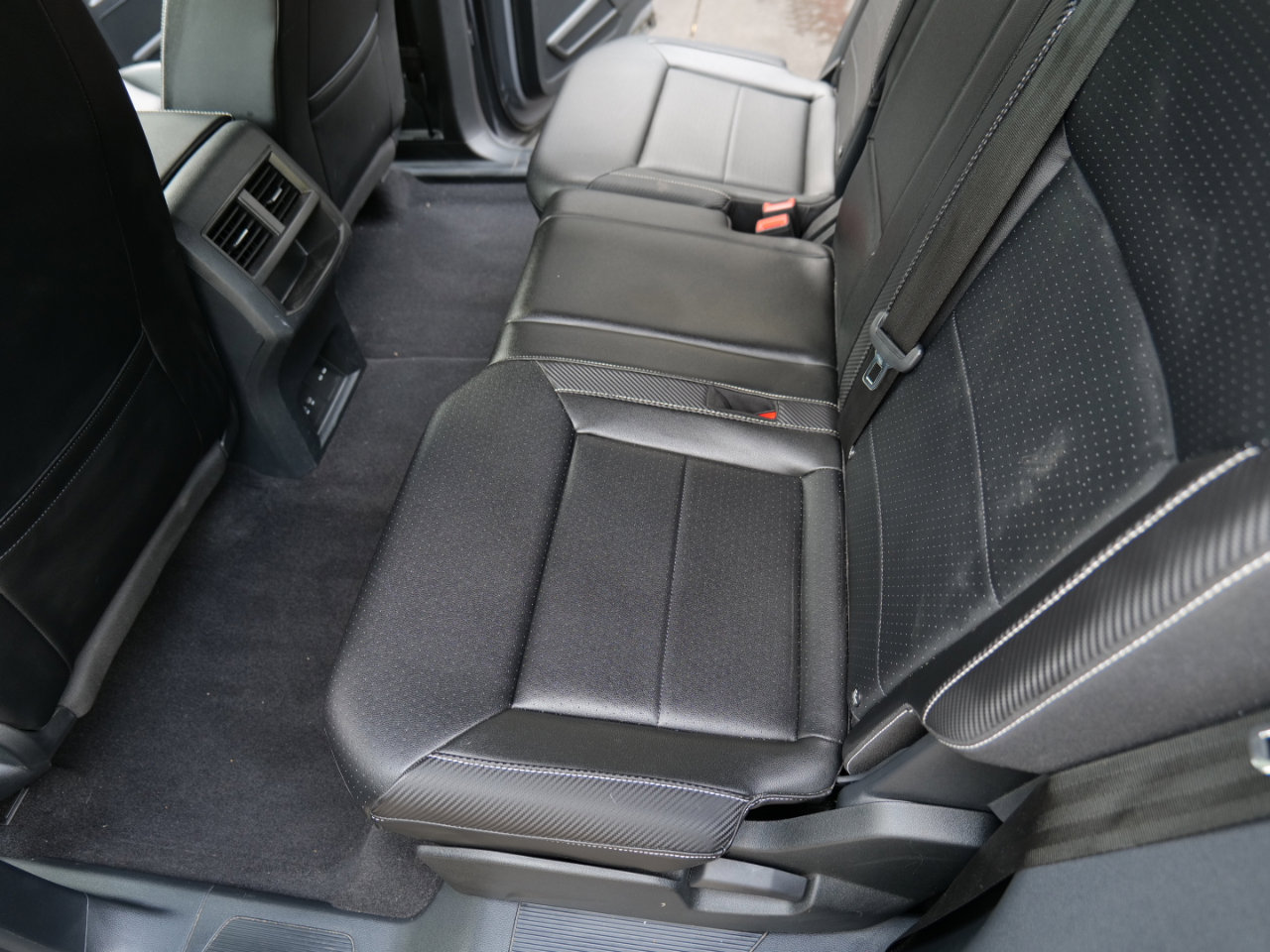 Used 2022 Volkswagen Atlas Cross Sport SEL R-Line image 48