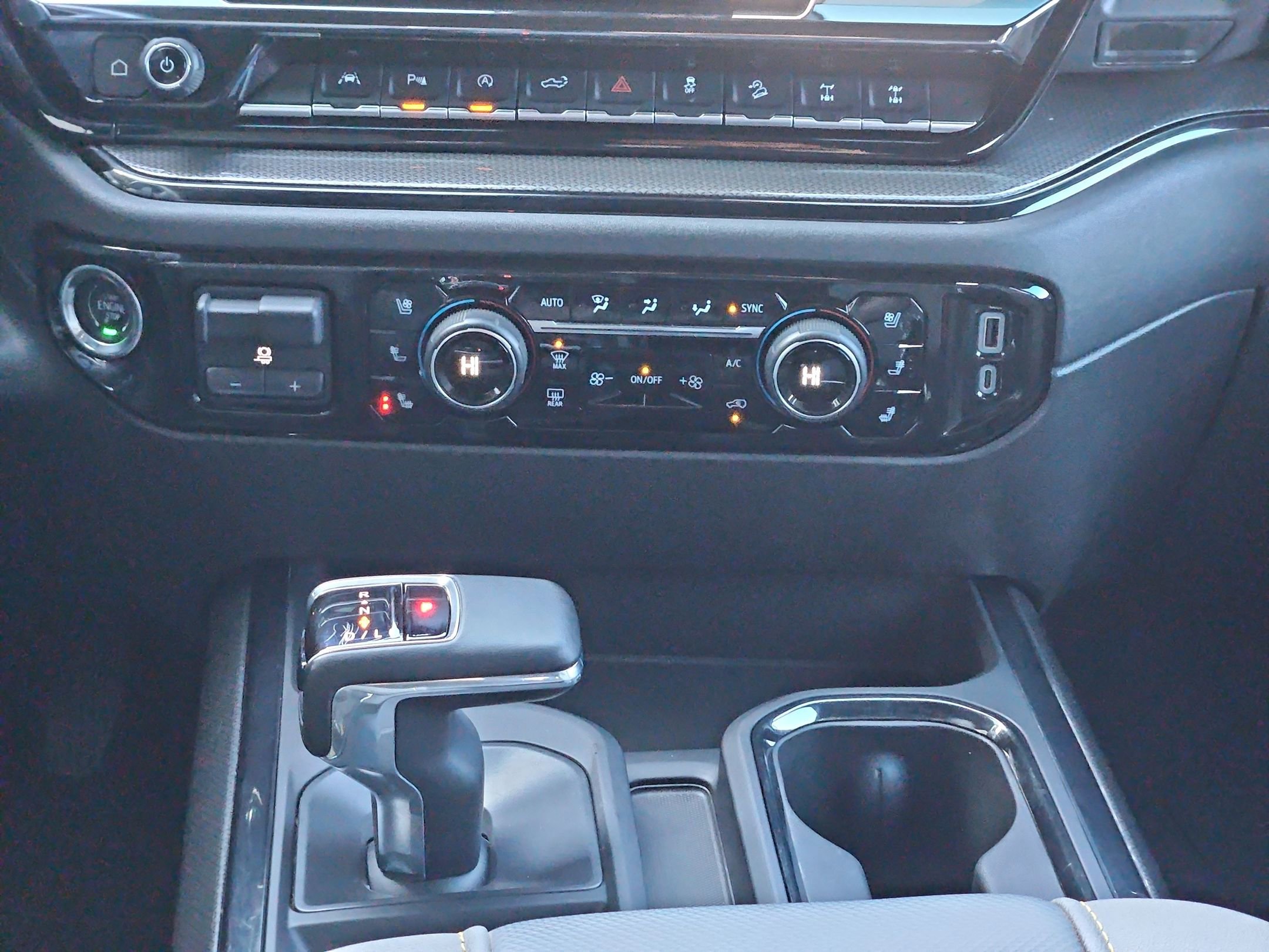 Used 2024 Chevrolet Silverado 1500 ZR2 w/ Technology Package image 33