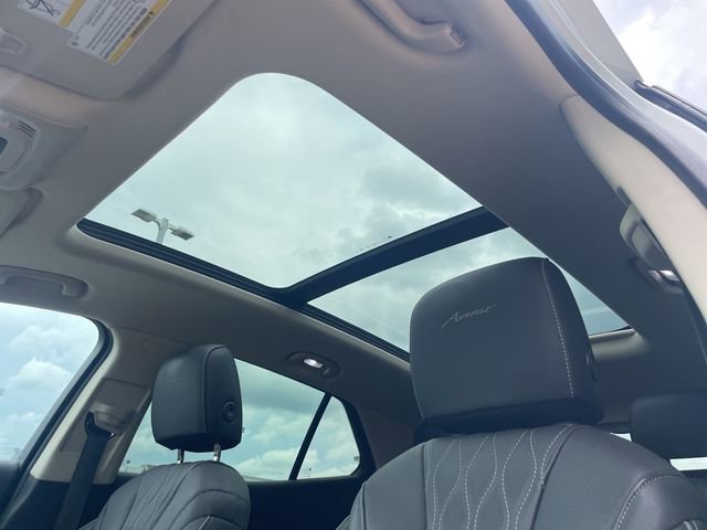 Used 2021 Buick Envision Avenir w/ Technology Package II image 17