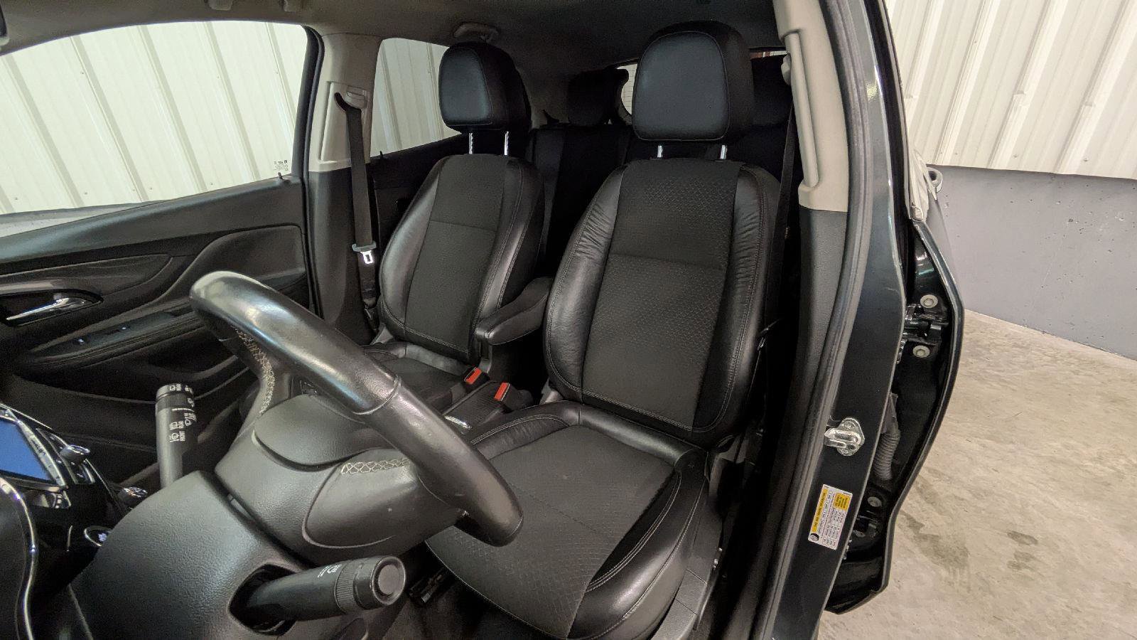 Used 2017 Buick Encore Preferred image 3