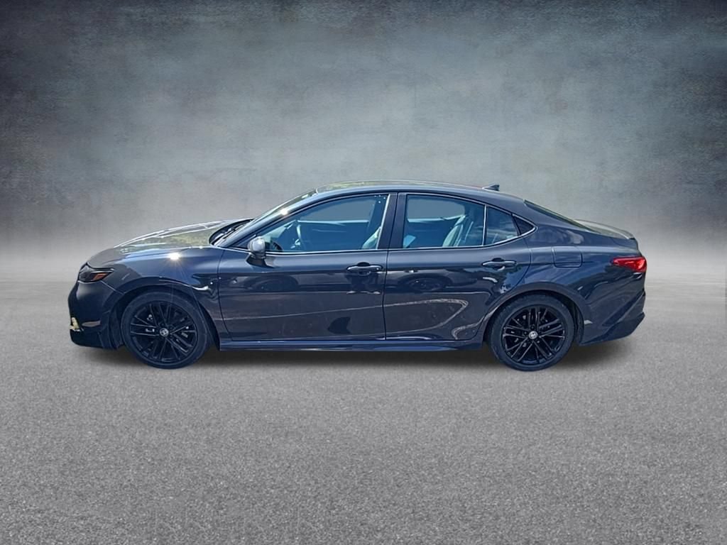 Used 2025 Toyota Camry SE FWD image 4
