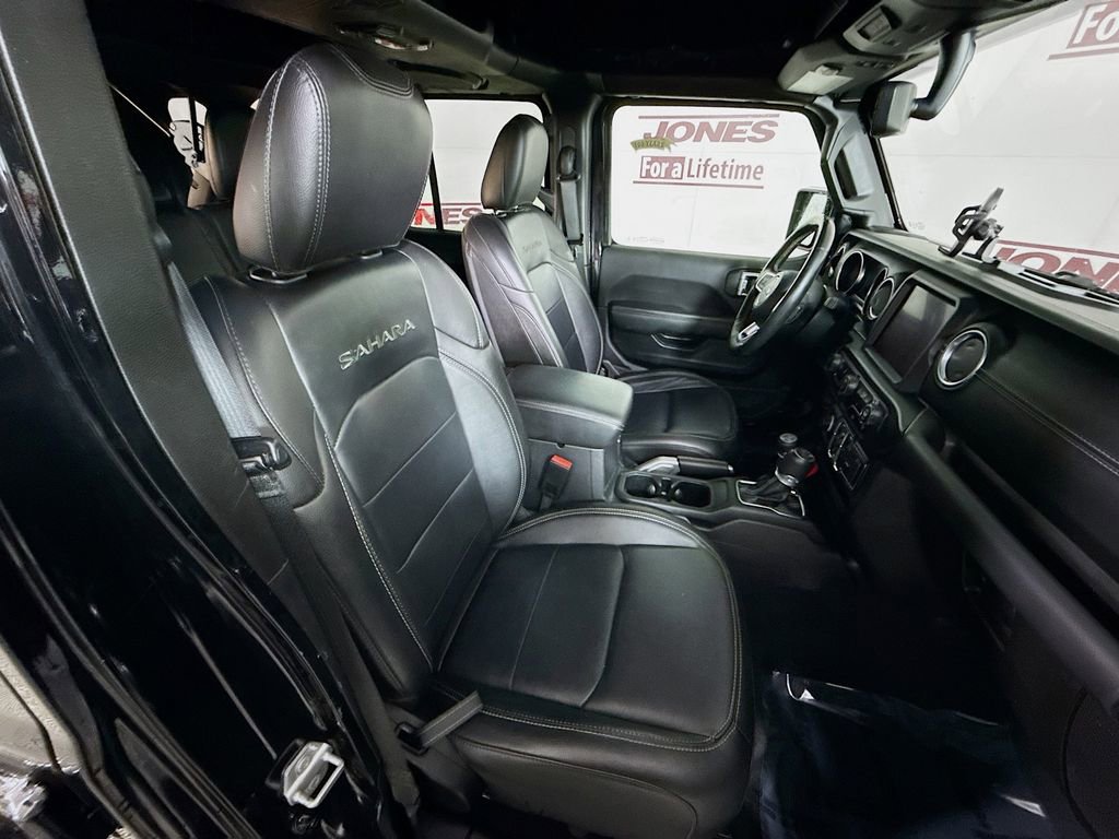 Used 2022 Jeep Wrangler Unlimited Sahara w/ Cold Weather Group image 32