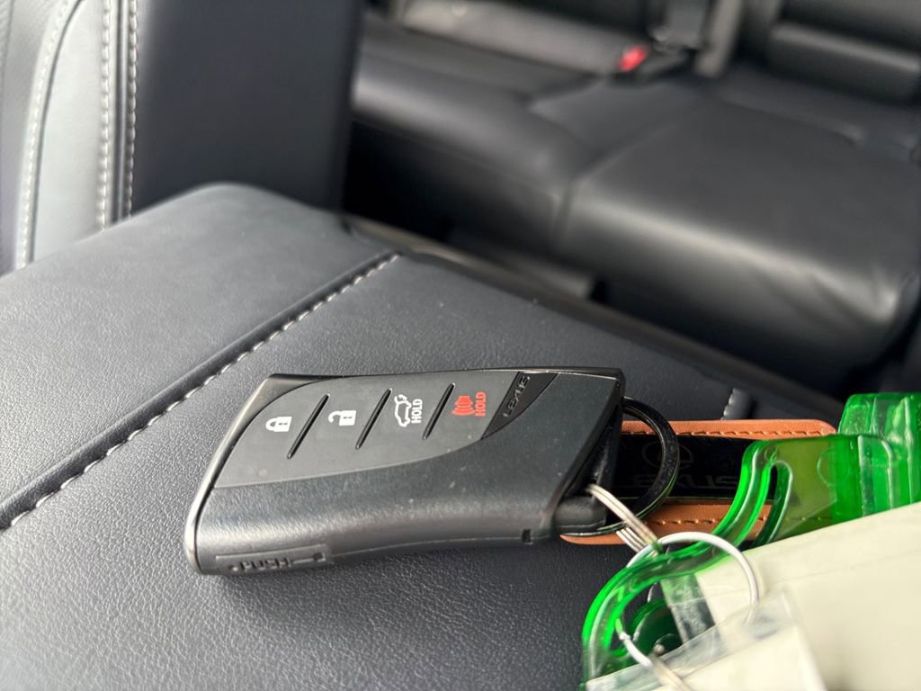 Used 2024 Lexus LX 600 4WD w/ Appearance Package image 32