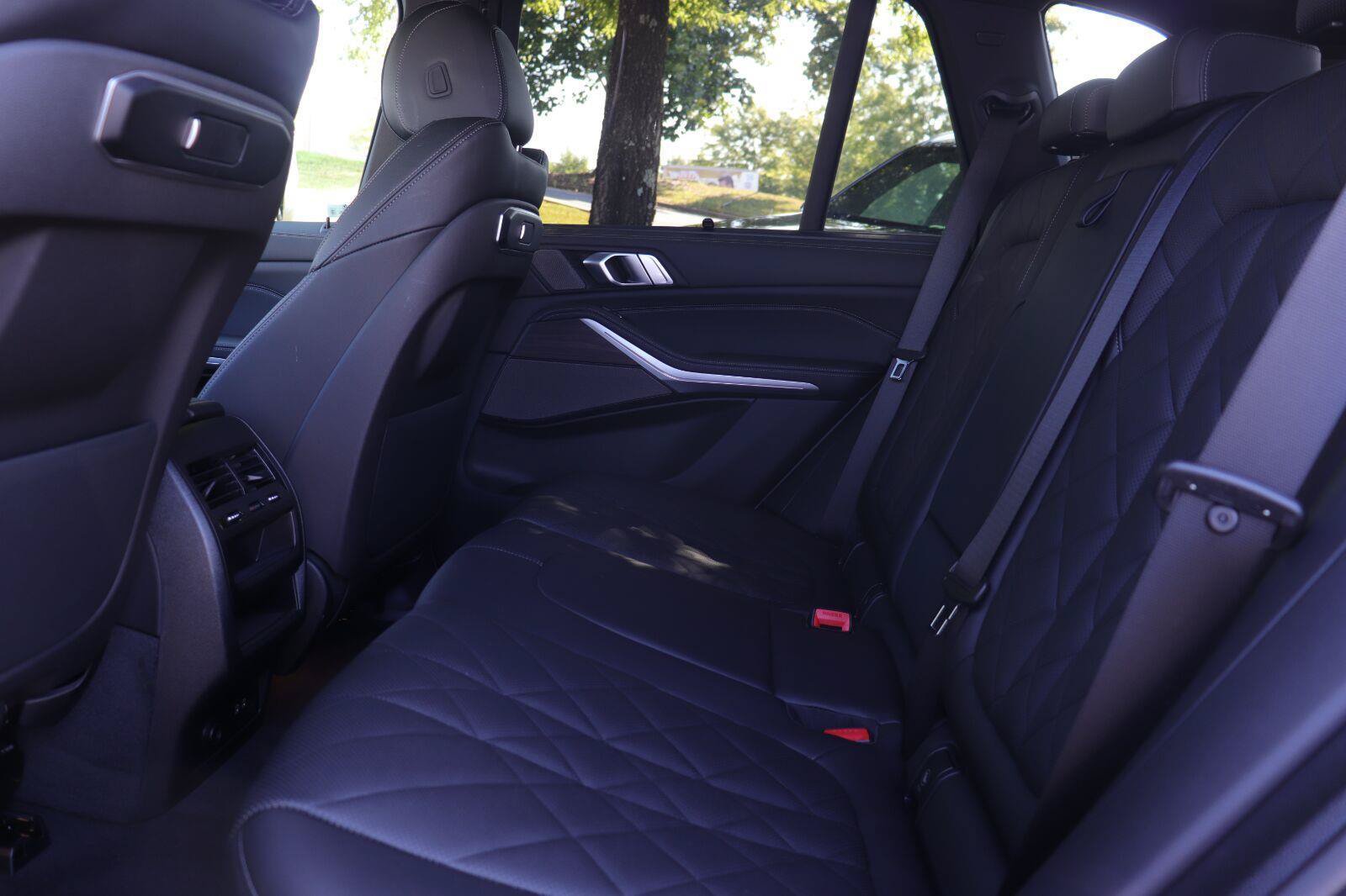 Used 2024 BMW X5 sDrive40i w/ Premium Package RWD image 13