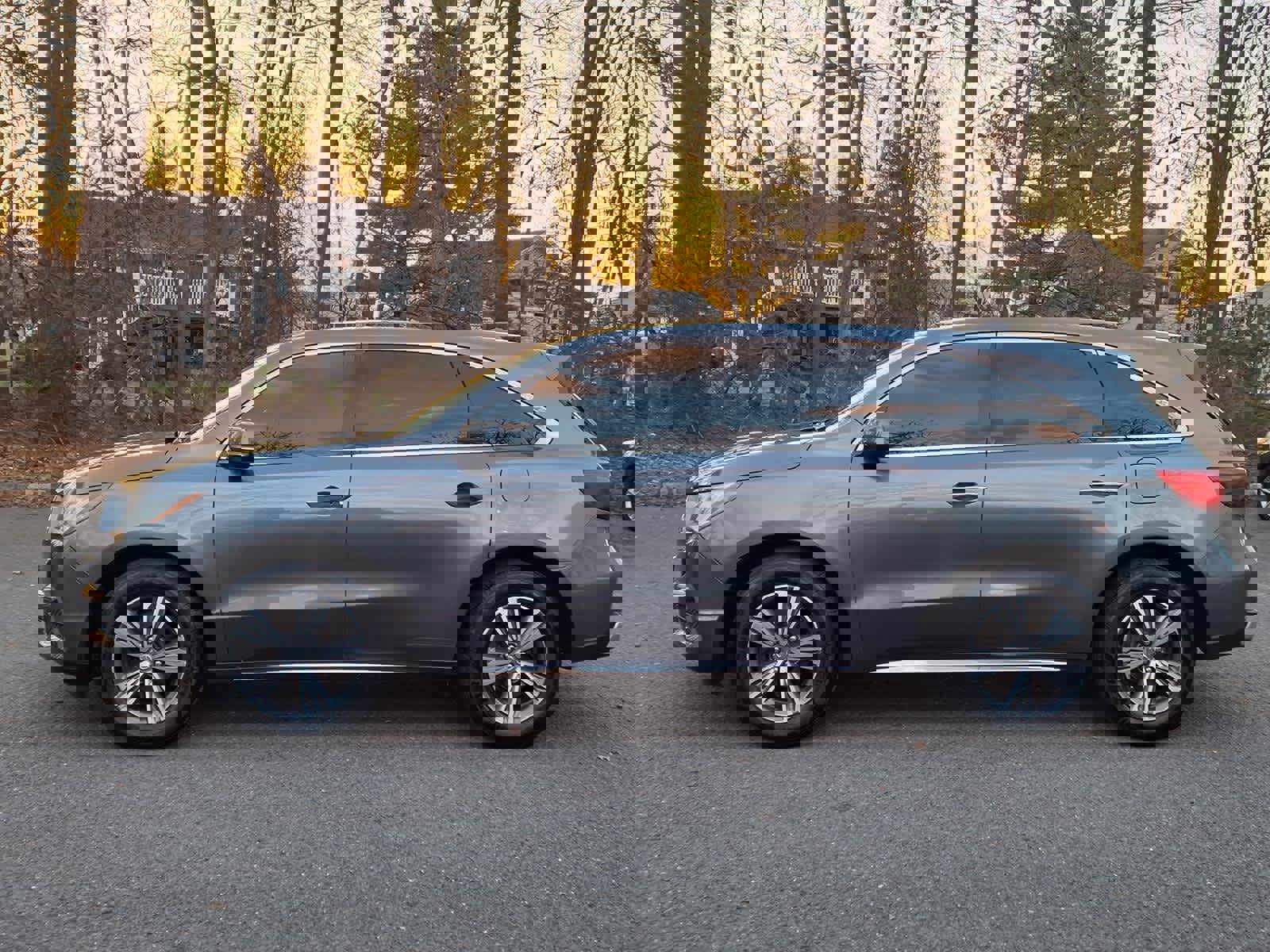 Used 2019 Acura MDX SH-AWD image 4