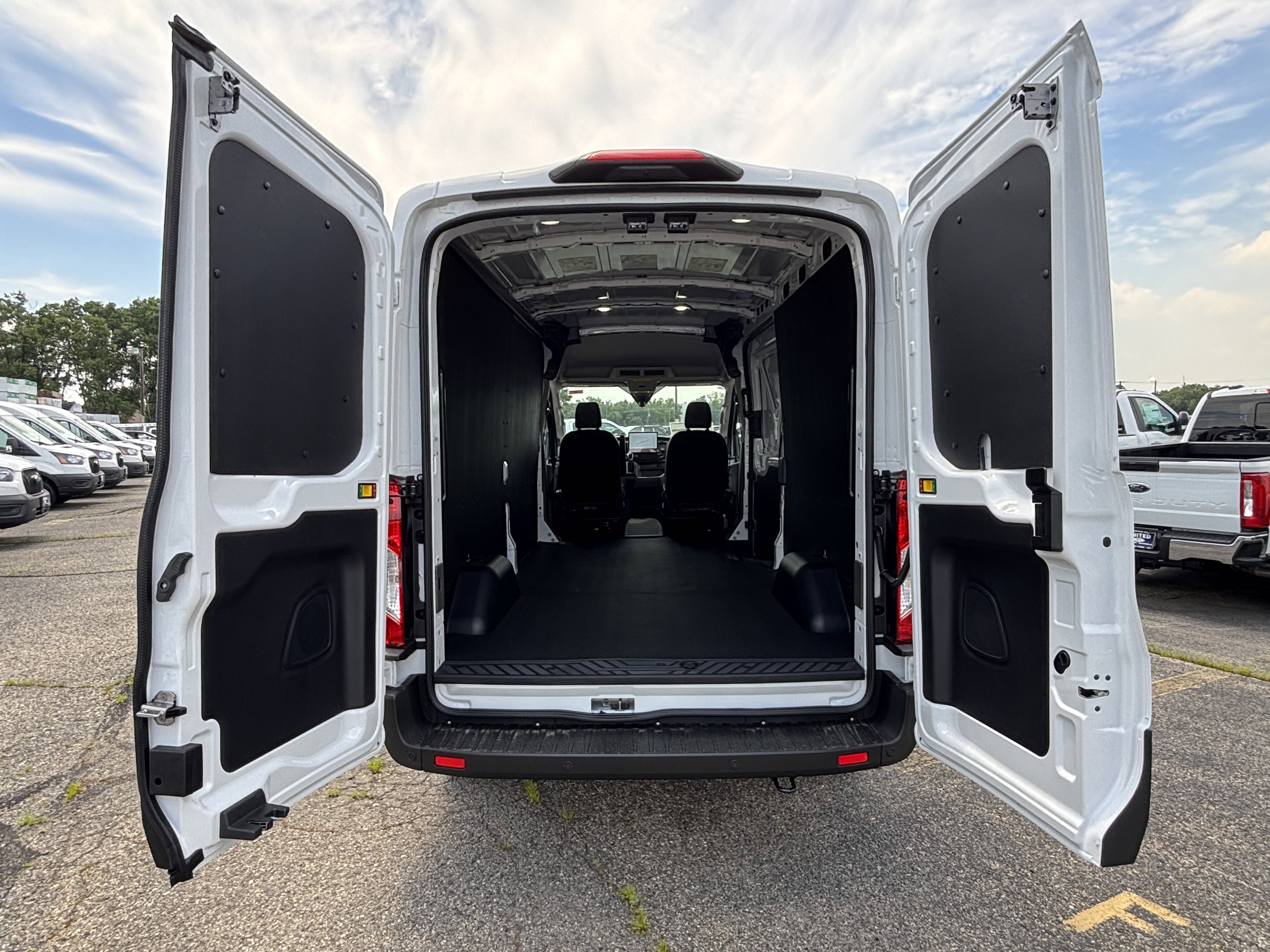 New 2025 Ford Transit 250 148 Medium Roof image 10
