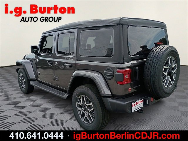 New 2025 Jeep Wrangler Sahara image 3