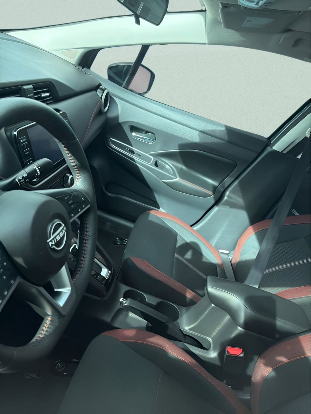 Used 2024 Nissan Versa SR w/ Trunk Package image 26