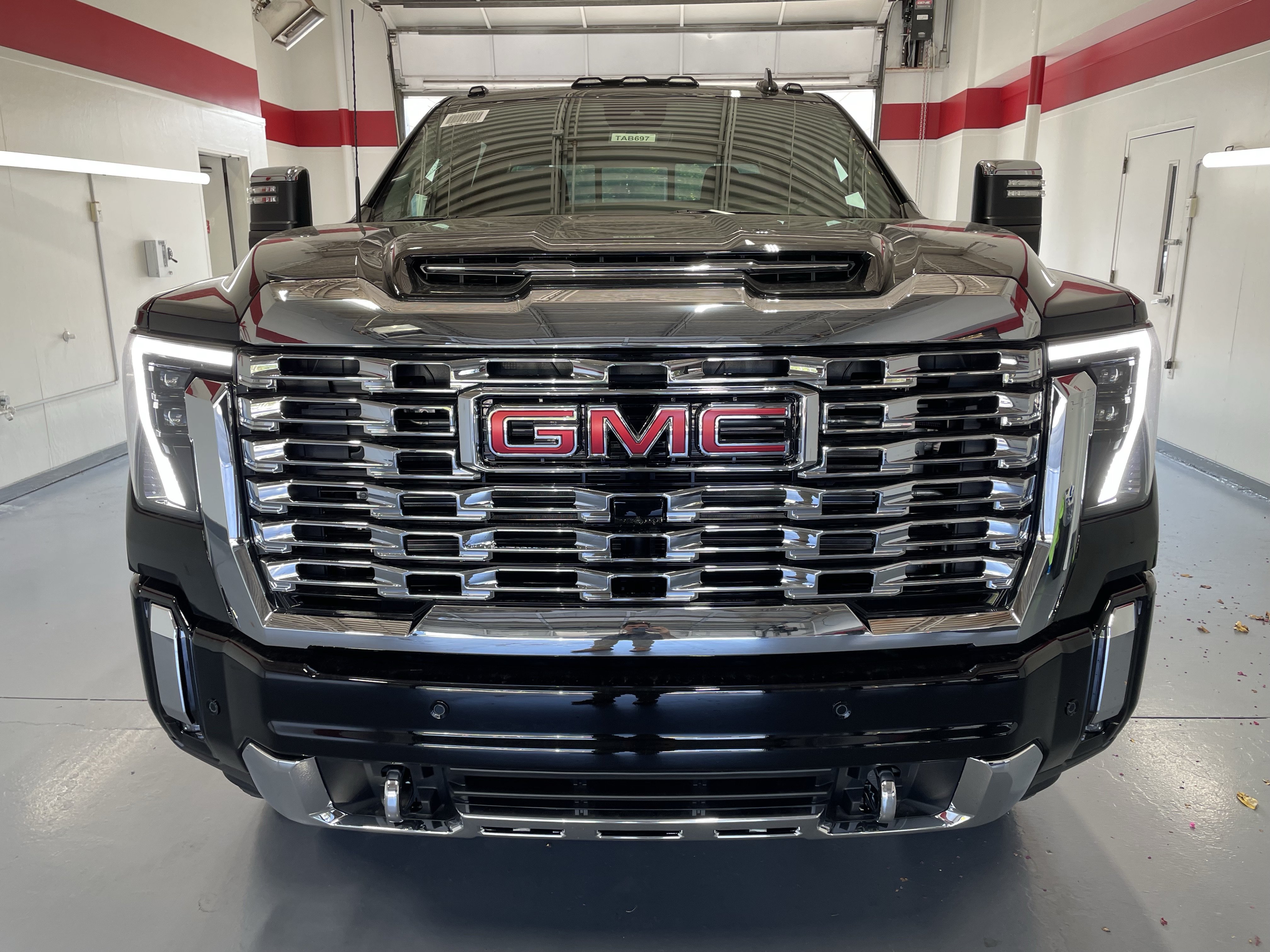 New 2026 GMC Sierra 2500 Denali w/ Denali Reserve Package AWD/4WD image 2