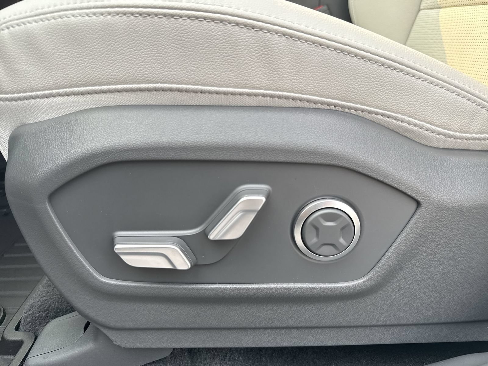 New 2026 Hyundai Santa Fe Limited AWD/4WD image 15