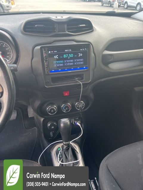 Used 2016 Jeep Renegade 75th Anniversary image 13