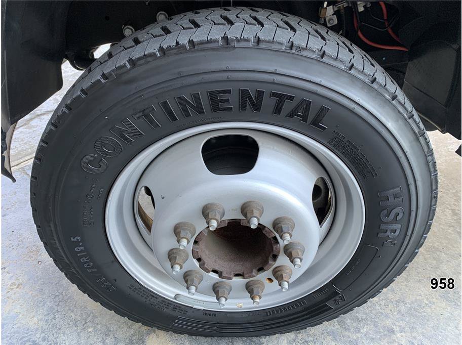 Used 2018 RAM 4500 Tradesman RWD image 26