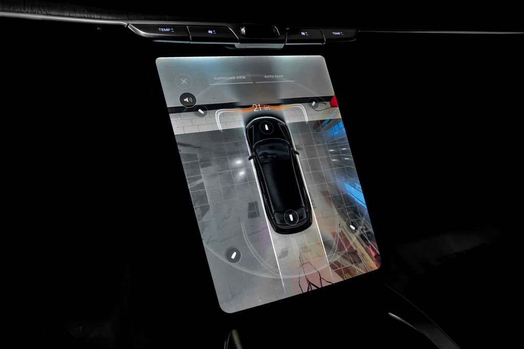 Used 2025 Lucid Air Touring image 29