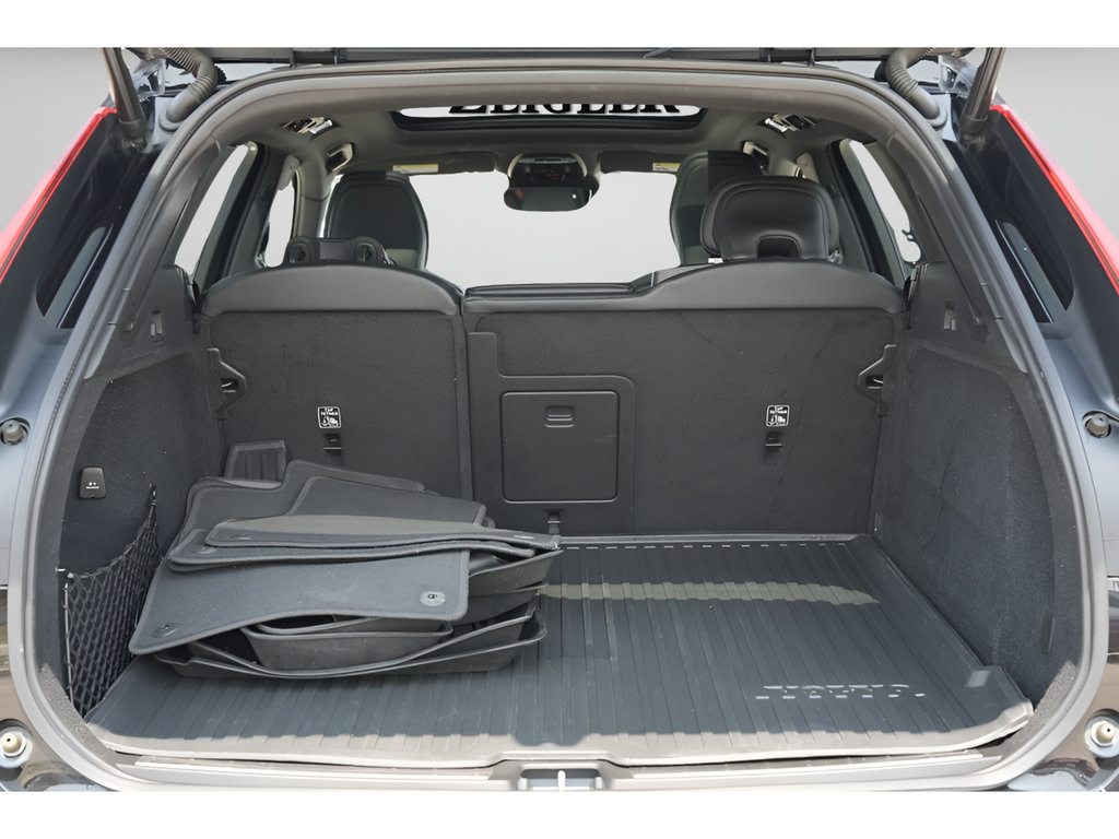 Used 2020 Volvo XC60 T6 Inscription w/ Protection Package Premier AWD/4WD image 13