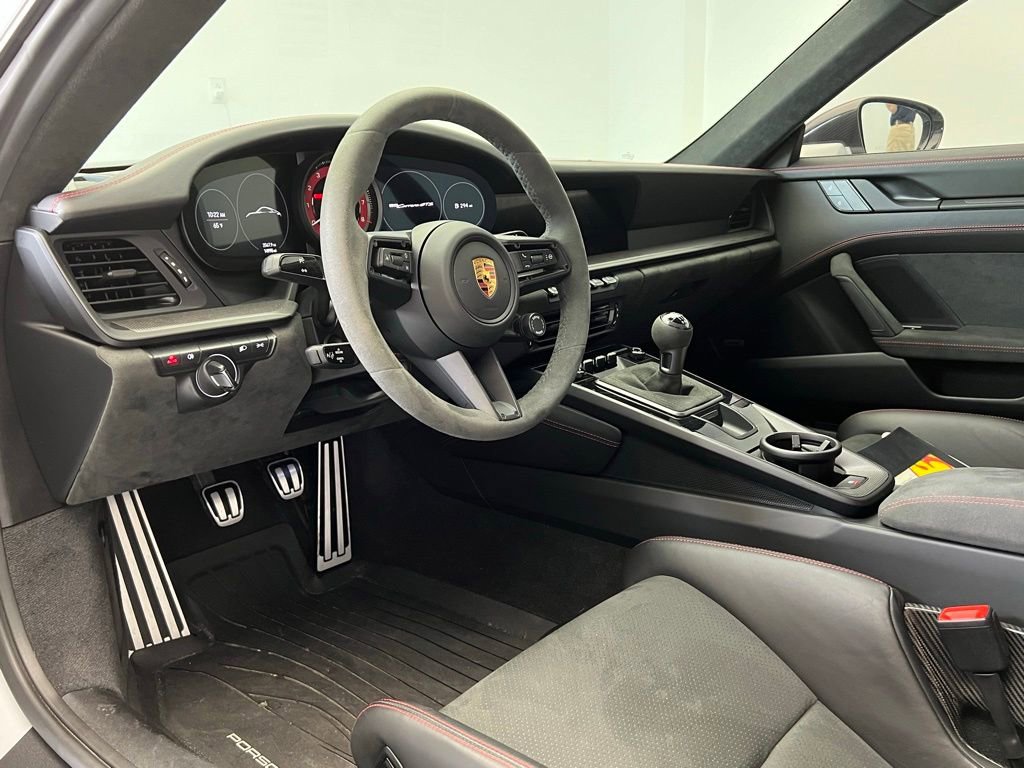 Certified 2023 Porsche 911 Carrera GTS RWD image 9