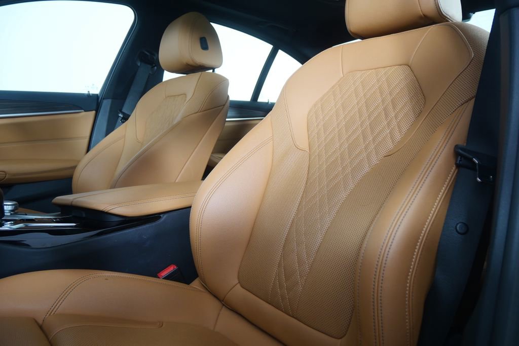 Certified 2023 BMW 530i w/ Premium Package image 9