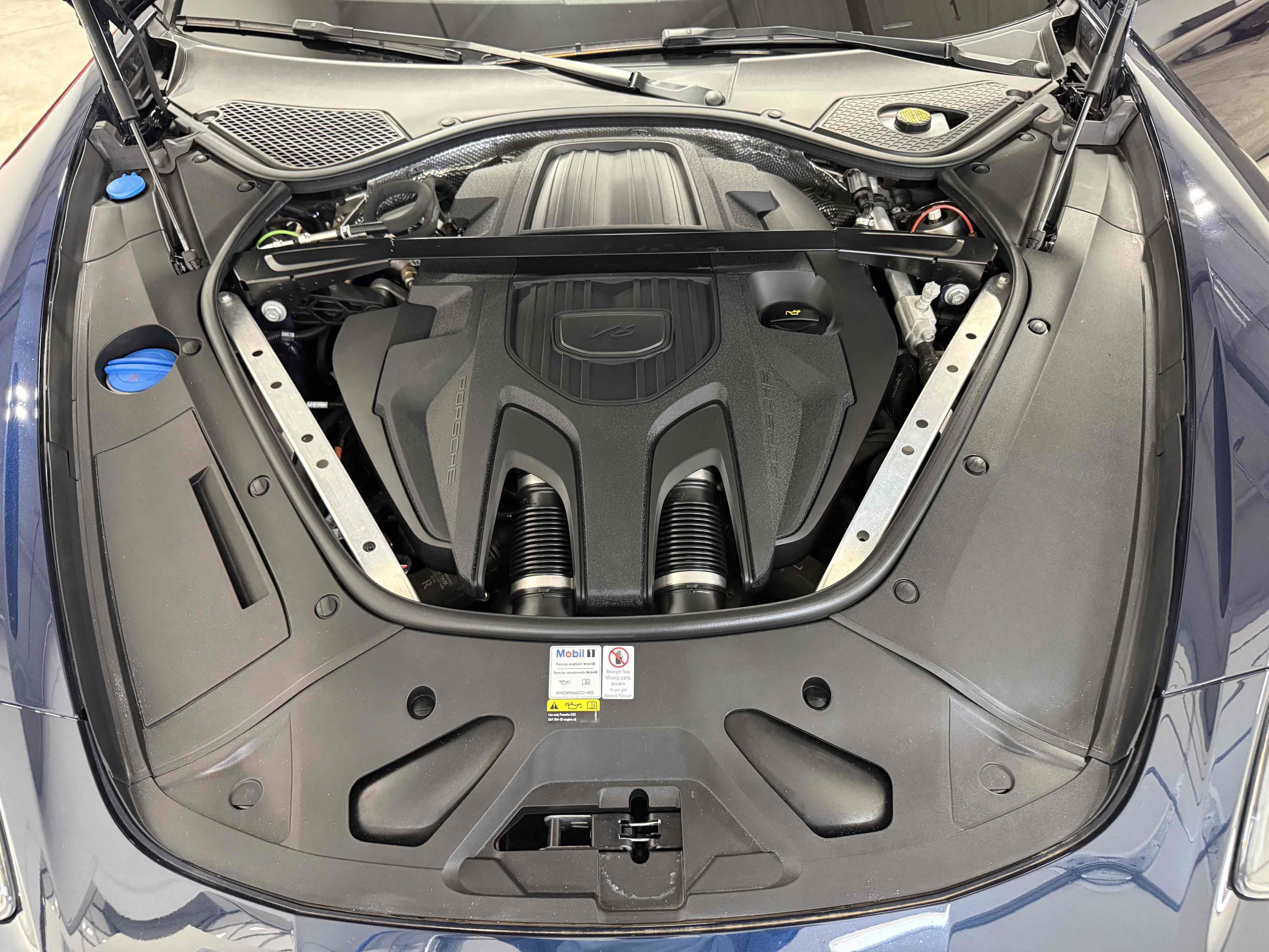 Used 2022 Porsche Panamera Platinum Edition RWD image 13
