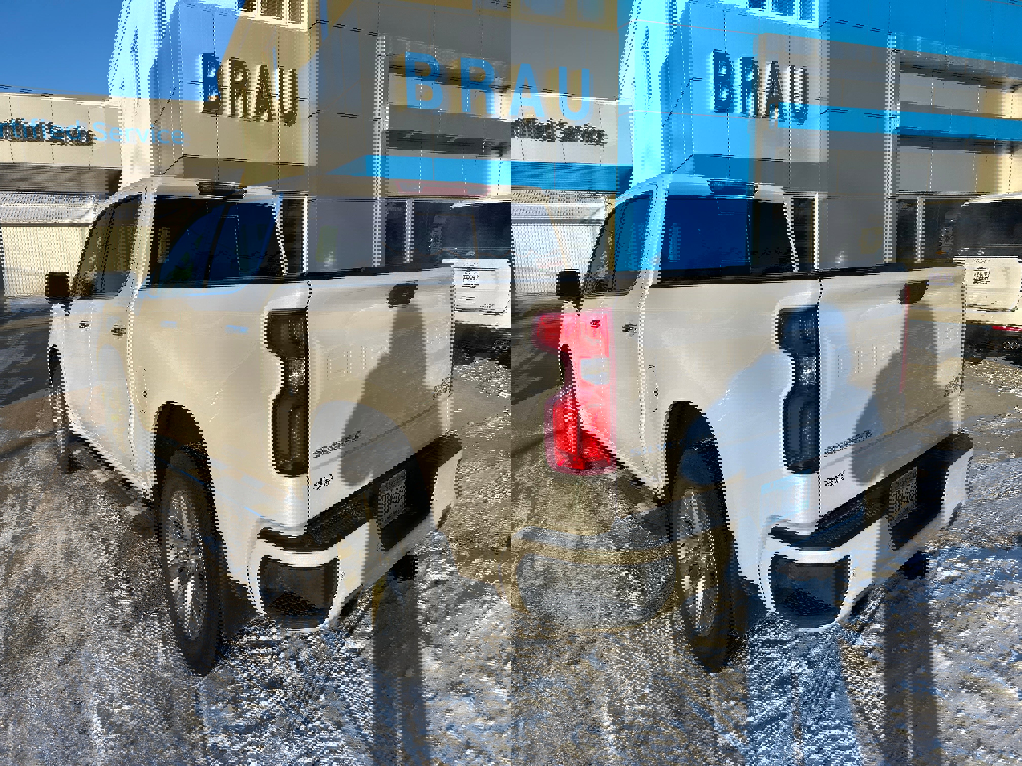 Used 2021 Chevrolet Silverado 1500 High Country w/ Z71 Off-Road Package image 8