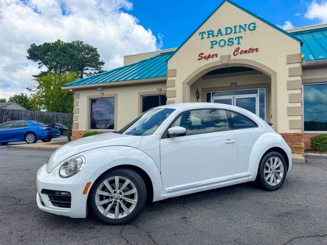 Used 2018 Volkswagen Beetle 2.0T S w/ Style & Comfort Package For S FWD image 3