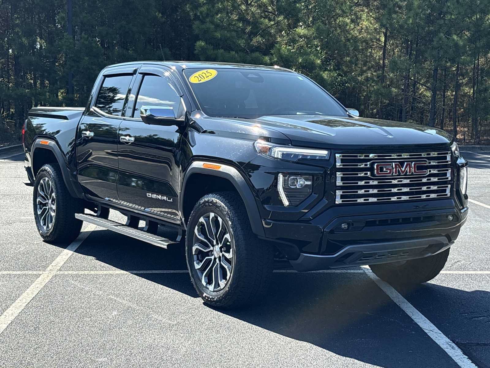 Used 2025 GMC Canyon Denali AWD/4WD image 23