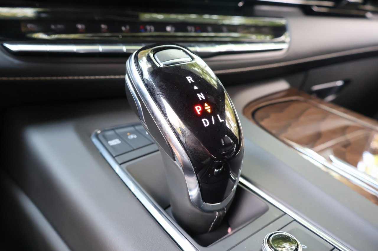 Certified 2023 Cadillac Escalade ESV Premium Luxury Platinum image 30