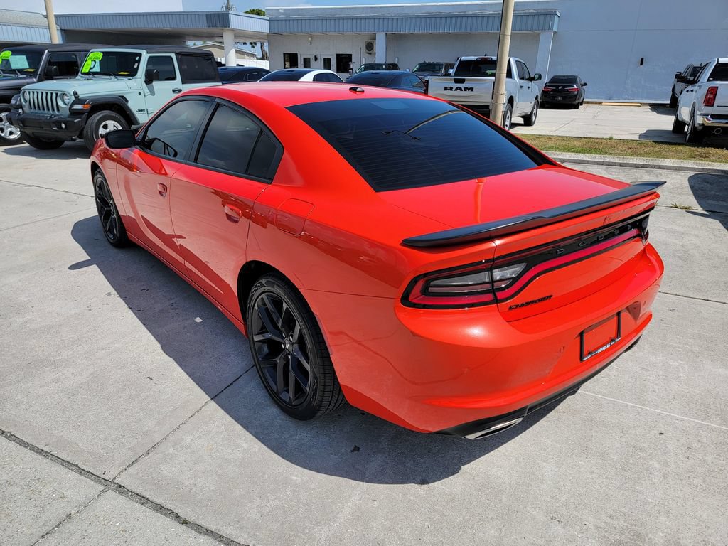 Used 2021 Dodge Charger SXT w/ Blacktop Package RWD image 3