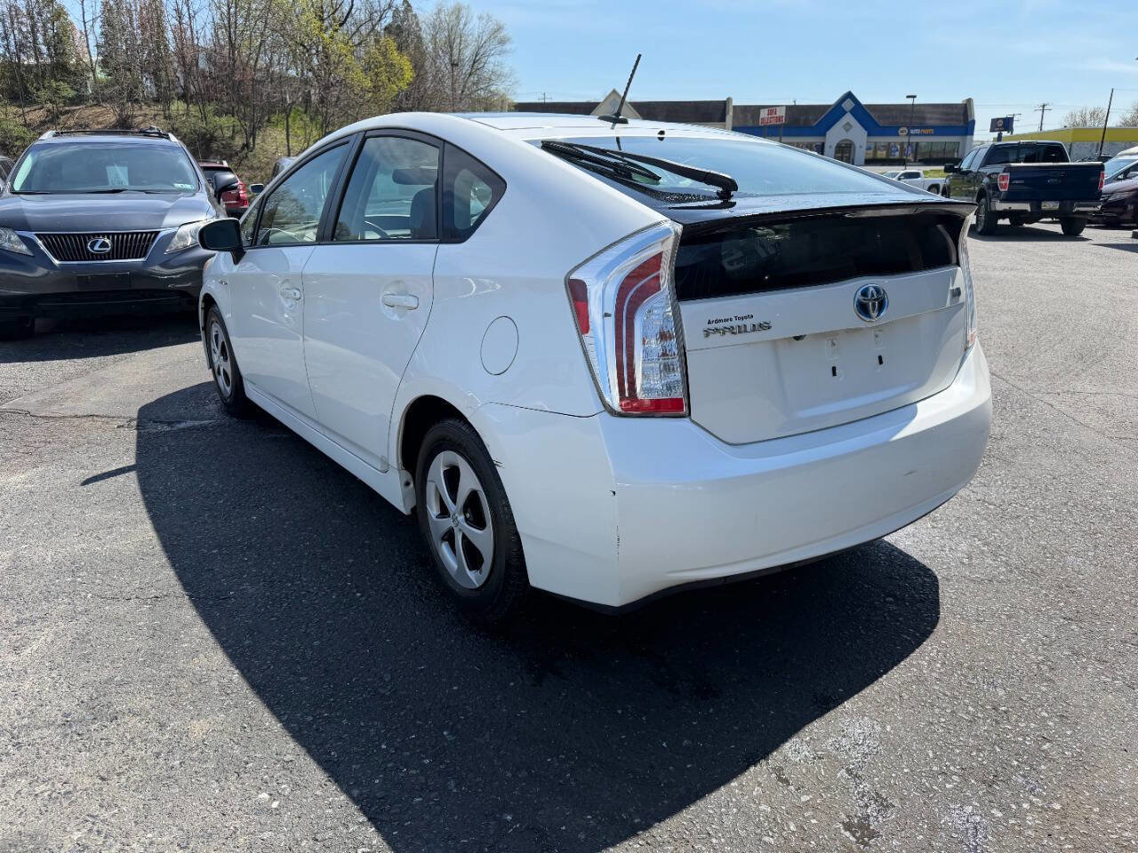 Used 2013 Toyota Prius Four w/ Deluxe Solar Roof Pkg FWD image 11