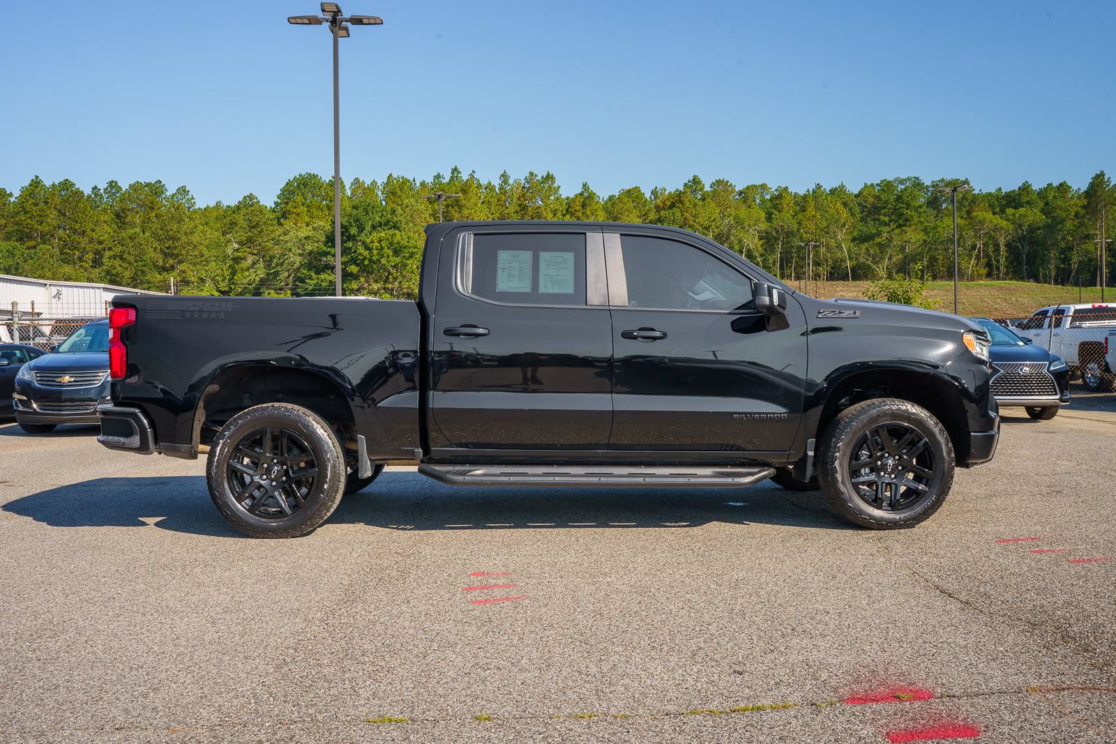 Used 2022 Chevrolet Silverado 1500 LT Trail Boss w/ LT Trail Boss Premium Package AWD/4WD image 9