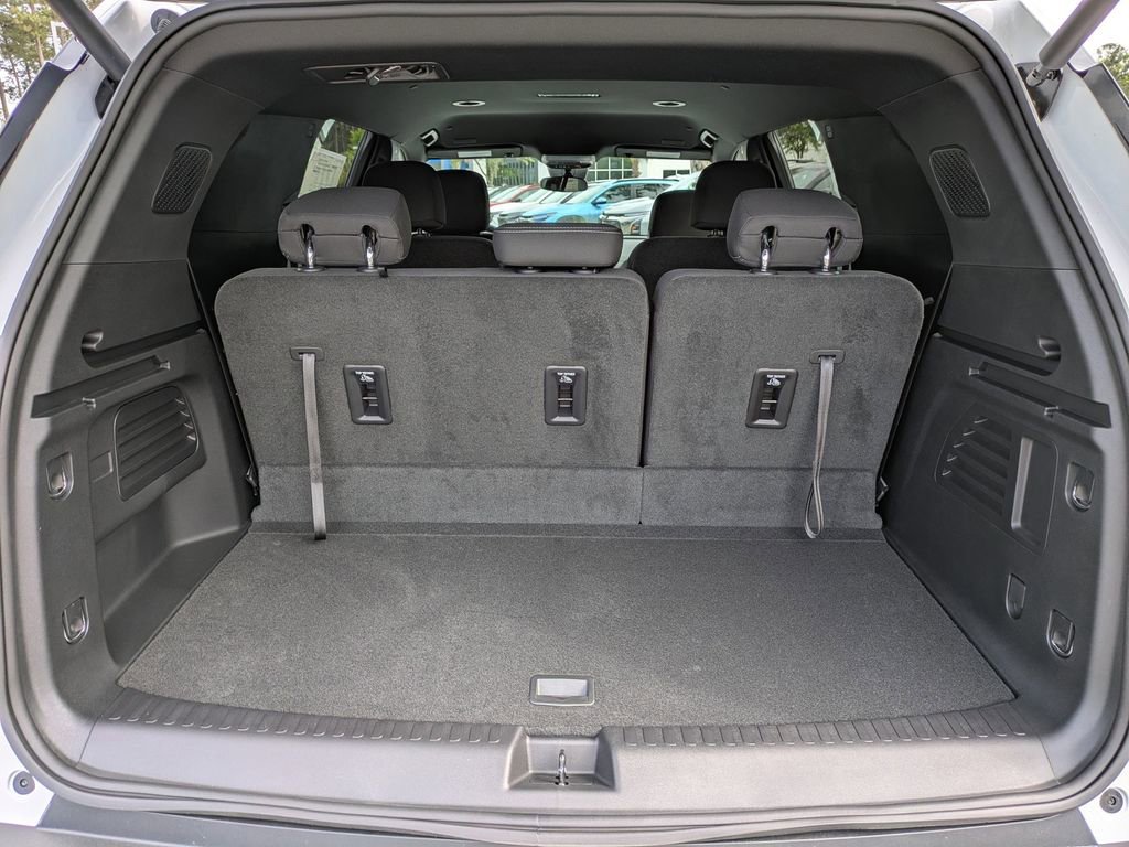New 2026 Chevrolet Traverse LT w/ Midnight/Sport Edition FWD image 14