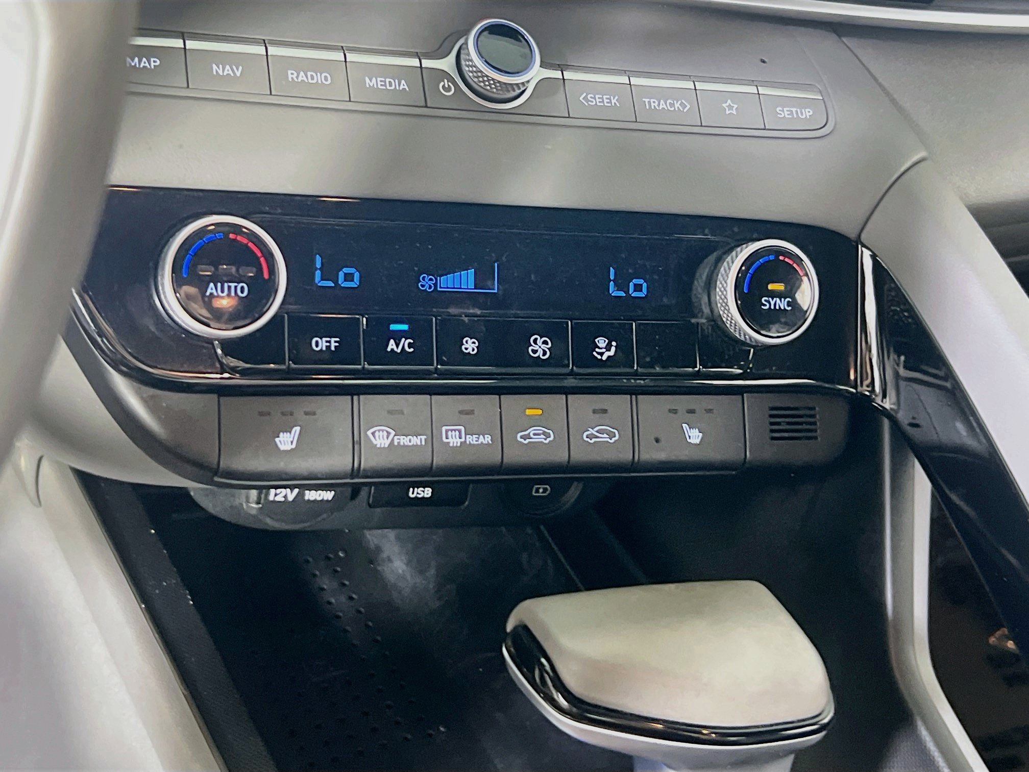 Used 2023 Hyundai Elantra SEL w/ Convenience Package FWD image 16
