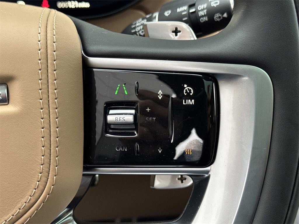 New 2025 Land Rover Range Rover SE image 28