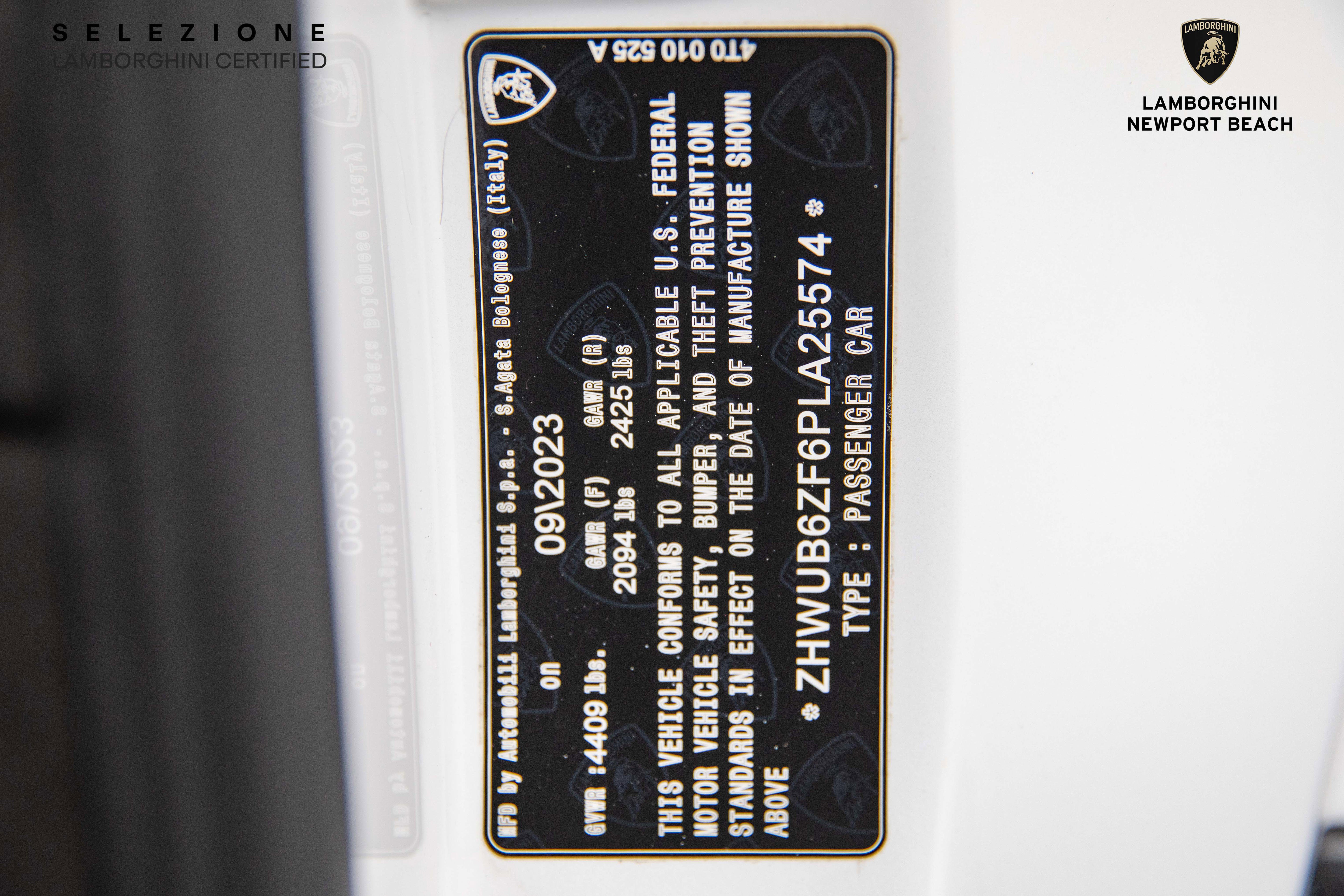 Used 2023 Lamborghini Huracan Tecnica image 39