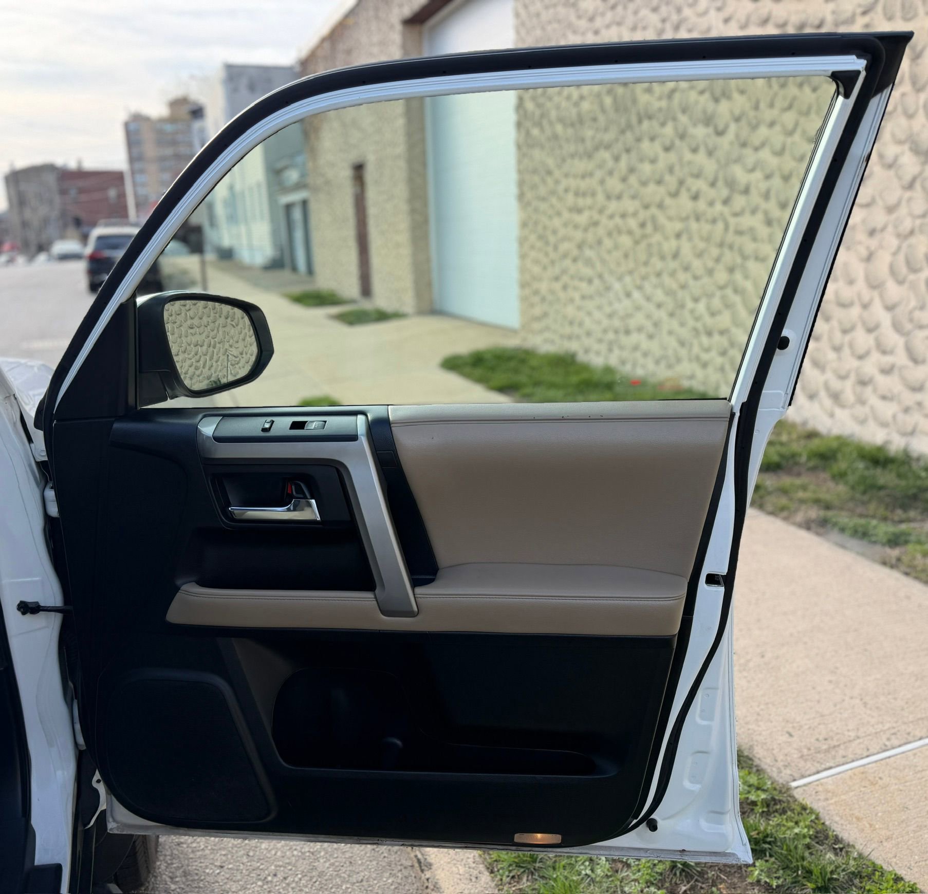 Used 2016 Toyota 4Runner SR5 Premium image 31