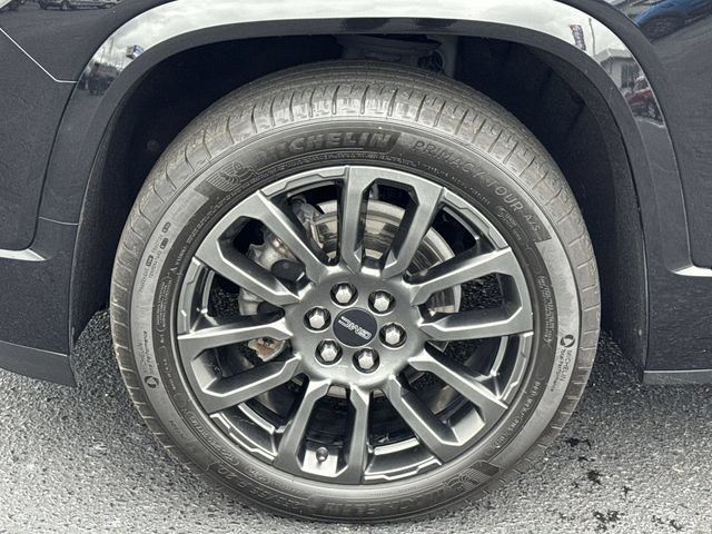 Used 2023 GMC Acadia Denali w/ Black Diamond Edition FWD image 24