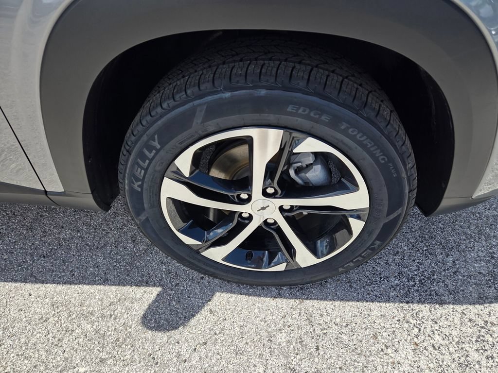 Used 2024 Chevrolet Trax RS FWD image 17