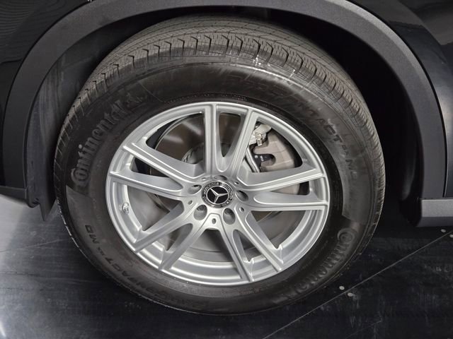 Used 2025 Mercedes-Benz GLC 300 image 12