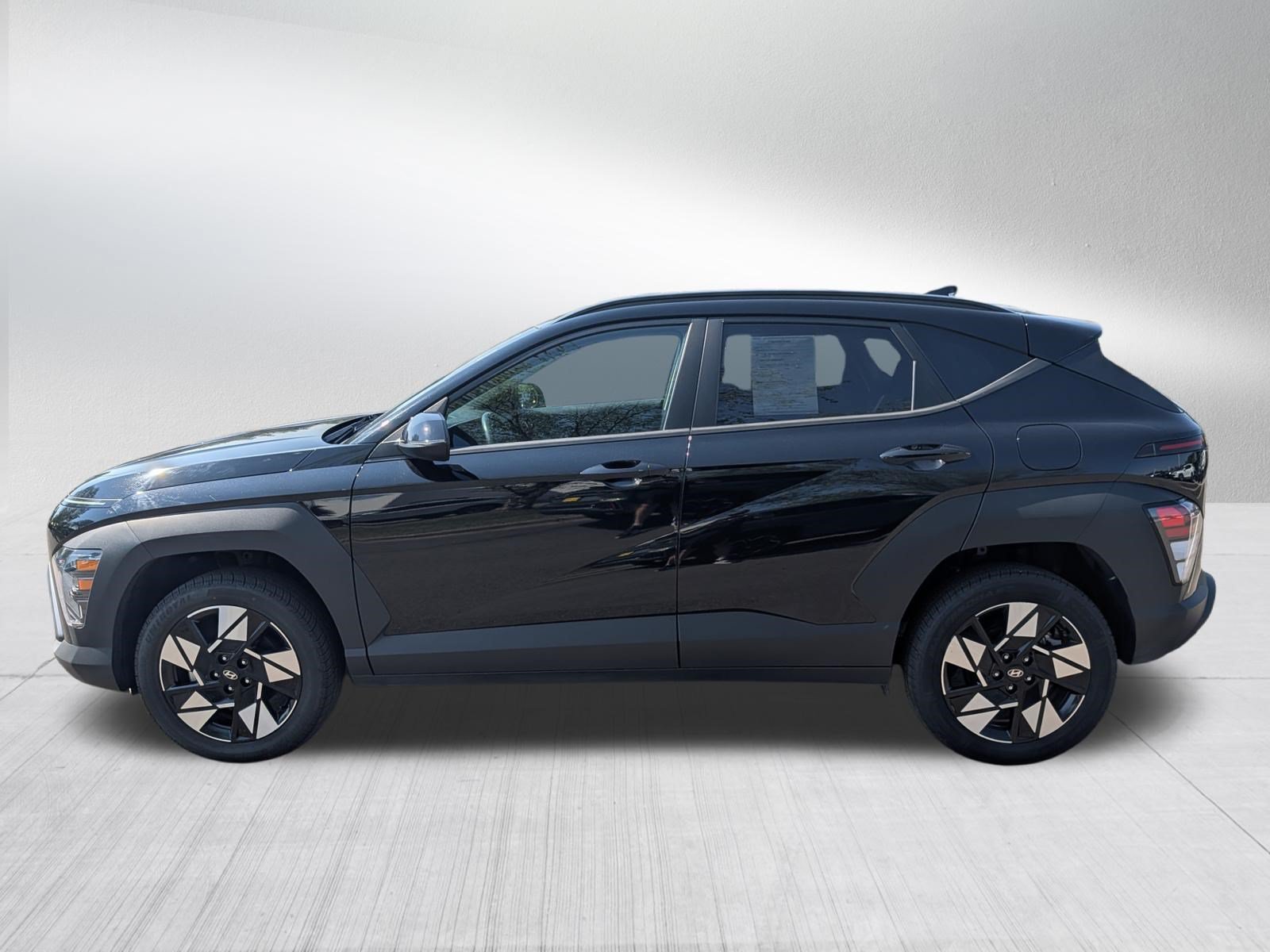 Used 2024 Hyundai Kona SEL AWD/4WD image 4