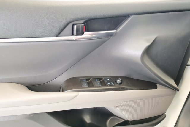 Used 2021 Toyota Camry LE image 28