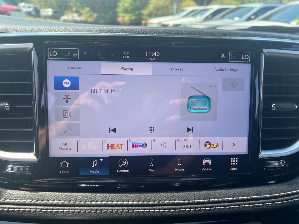 New 2026 Chrysler Pacifica Limited image 10