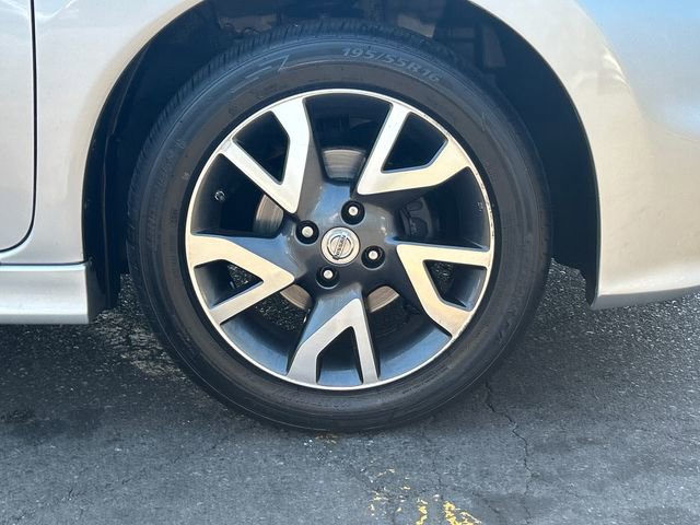 Used 2015 Nissan Versa Note SR image 28