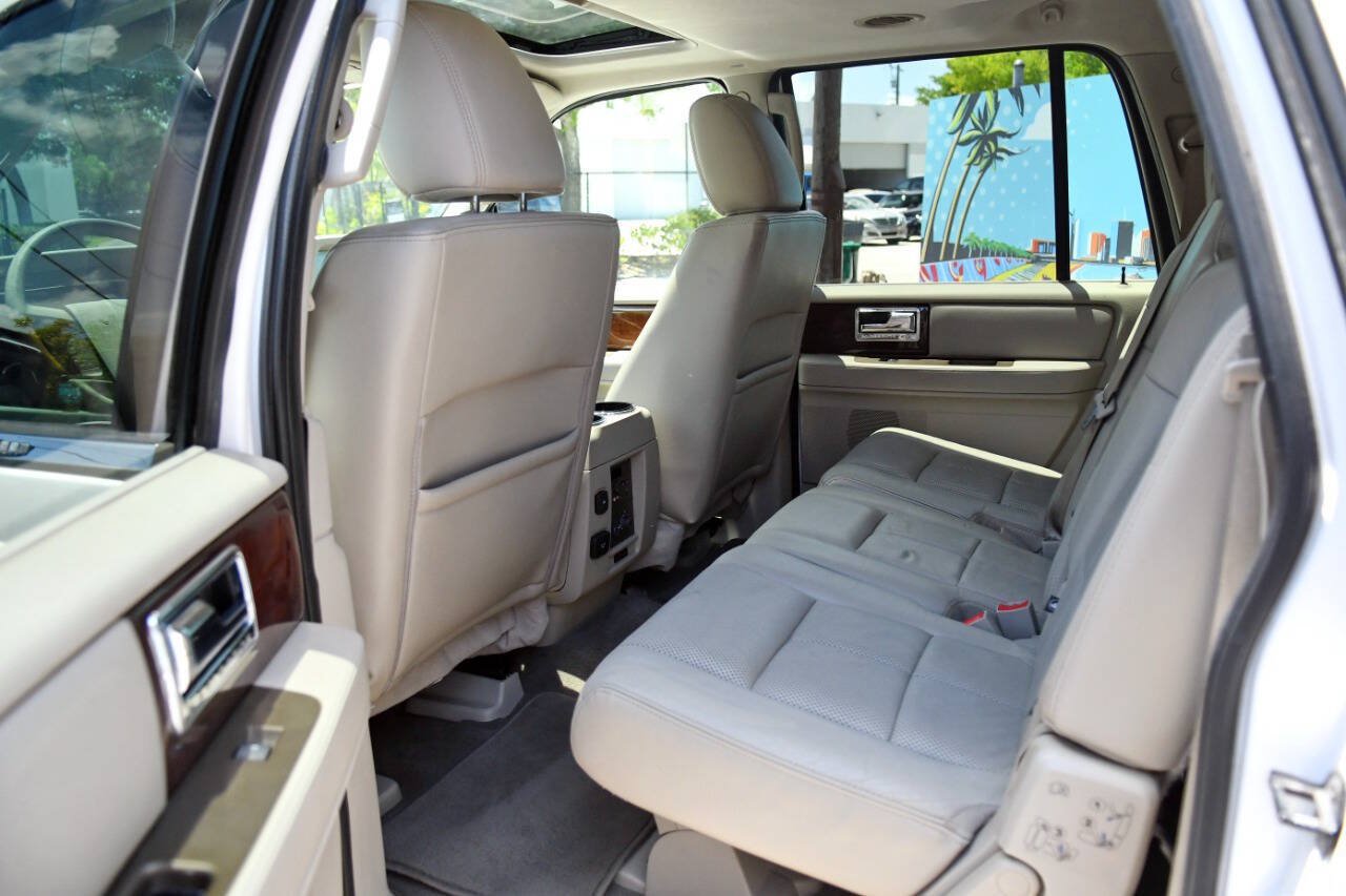 Used 2014 Lincoln Navigator L 2WD image 13