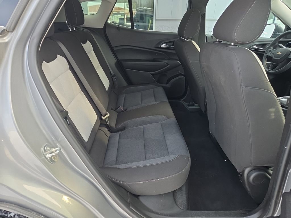 Used 2024 Chevrolet Trax LS image 24