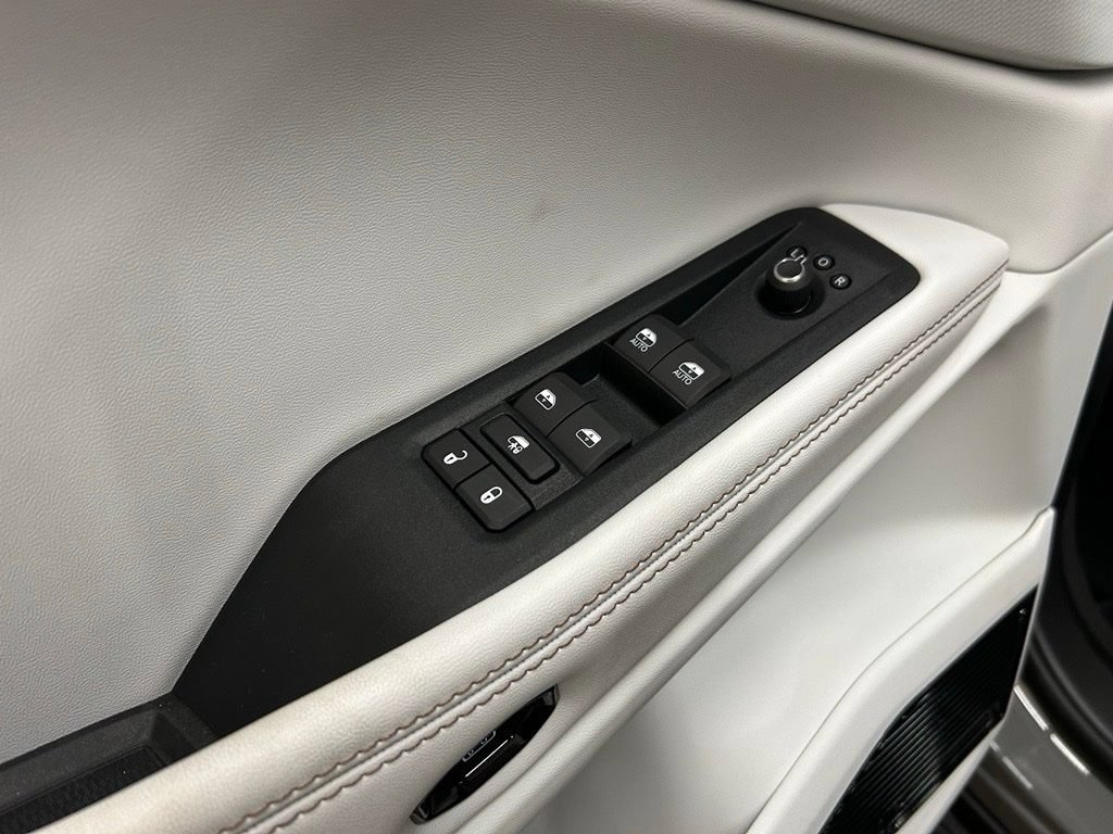 New 2026 Jeep Cherokee Overland w/ Advanced Pro Tech Group AWD/4WD image 26
