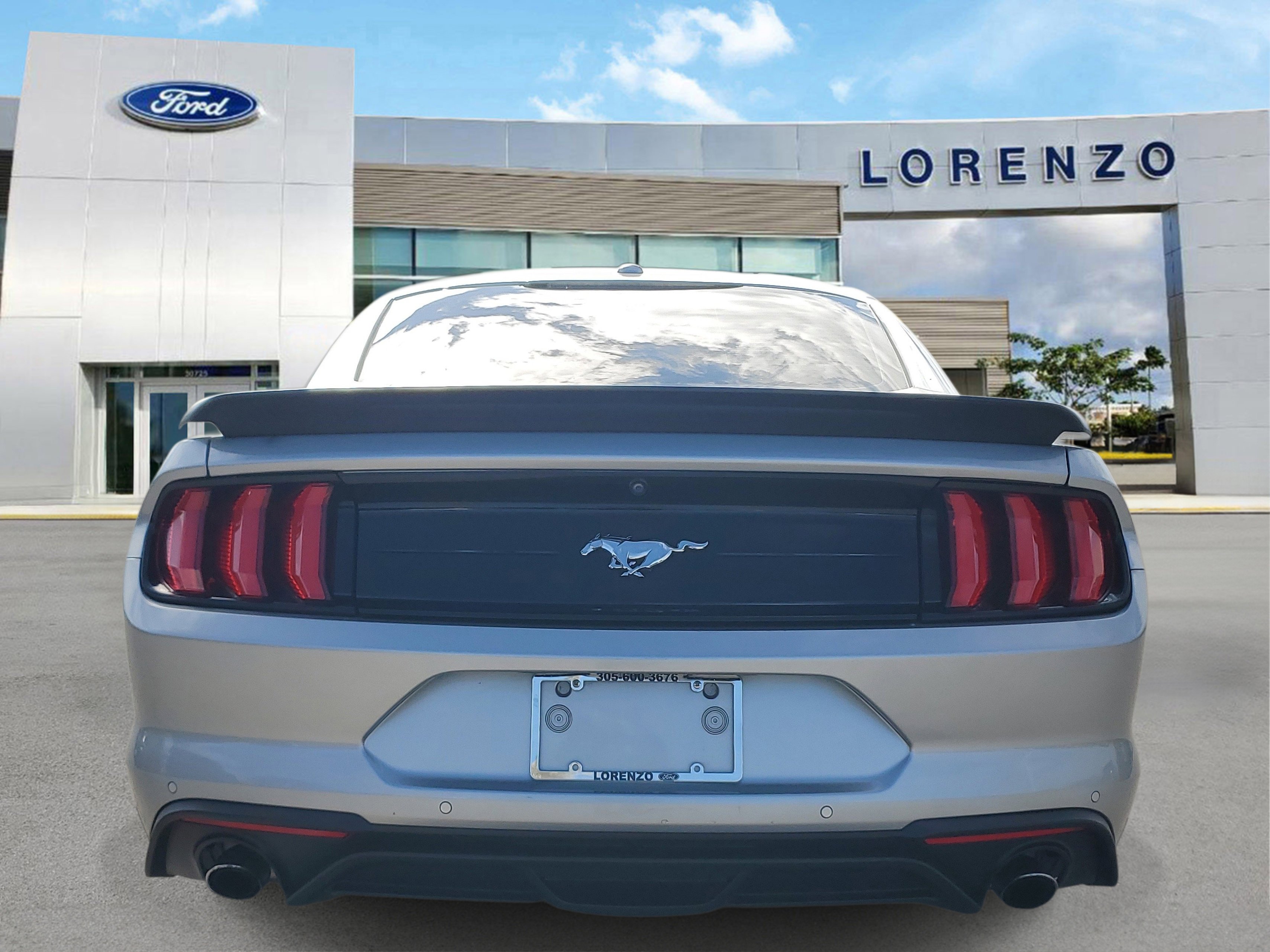 Used 2020 Ford Mustang Premium RWD image 6