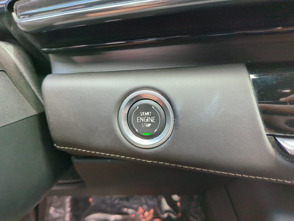 Used 2024 Cadillac Escalade ESV V AWD/4WD image 30