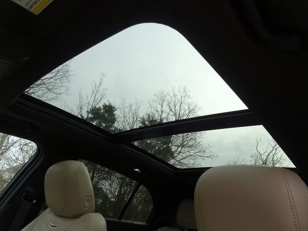 Certified 2024 Cadillac XT4 Luxury w/ Cold Weather Package image 10