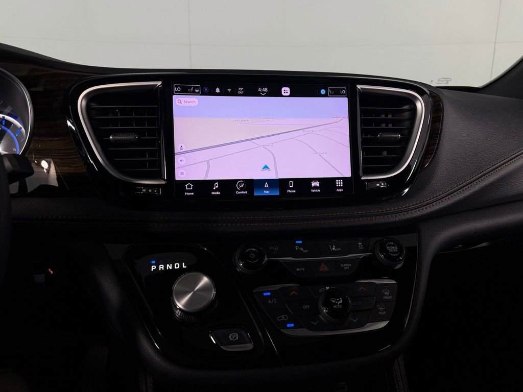 Used 2023 Chrysler Pacifica Pinnacle FWD image 26