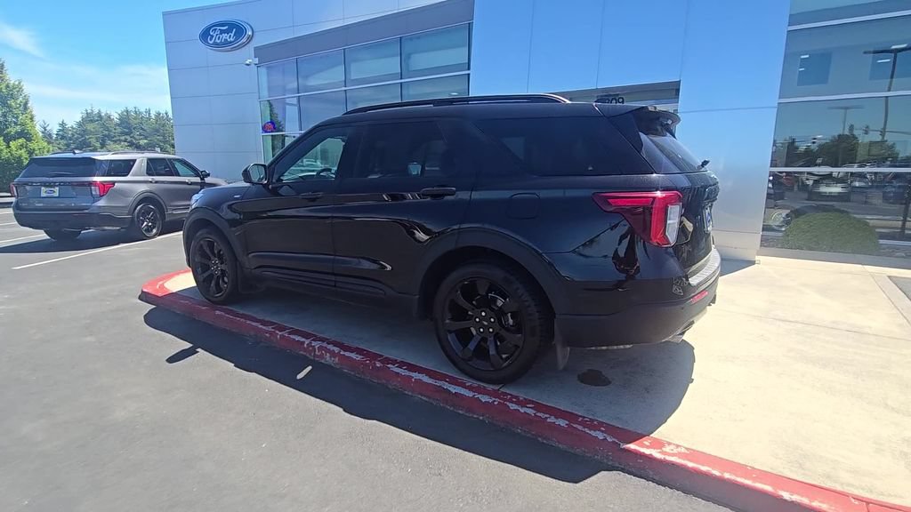 Used 2023 Ford Explorer ST-Line w/ Class IV Trailer Tow Package AWD/4WD video 2