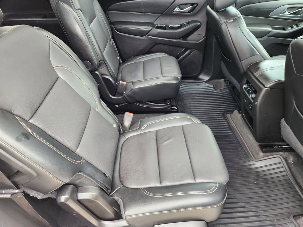 Used 2018 Chevrolet Traverse Premier w/ Driver Confidence II Package FWD image 32